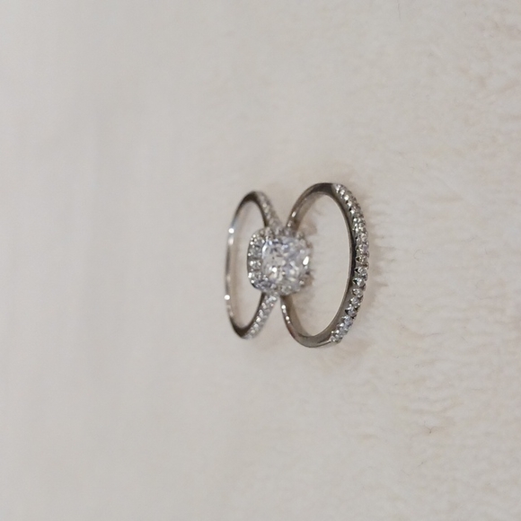 Women's CZ 2 piece wedding set - Picture 6 of 8